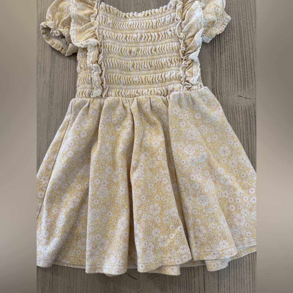 Amazon Essentials x Sofia Grainge Toddler and Baby Girls' Embroidered Knit Dress - Picture 2 of 5